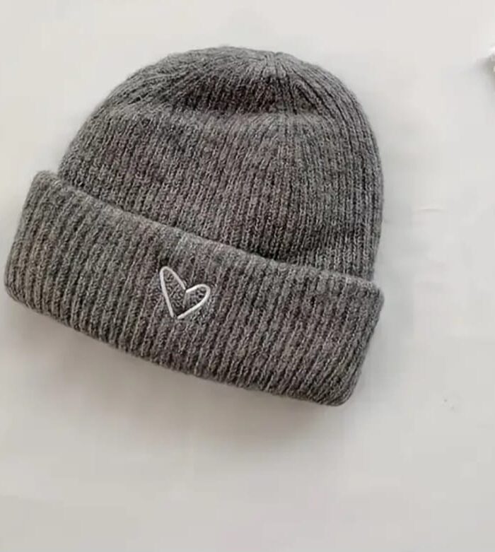 AMAQUNUBE – Unisex Kids Heart Design Winter Beanie